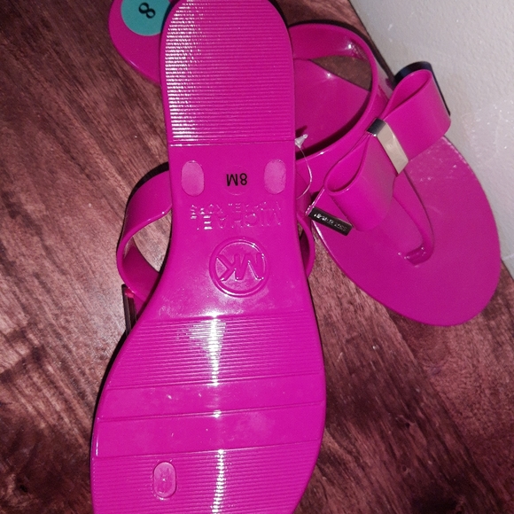 Michael Kors thongs $$ SOLD-OUT - Picture 3 of 9